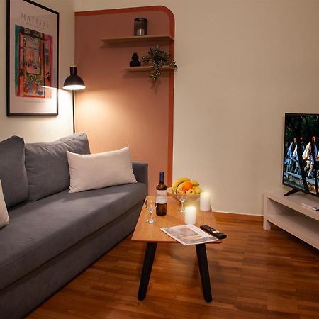 Aris123 By Smart Cozy Suites - Apartments In The Heart Of Athens - 5 Minutes From Metro - Available 24Hr Eksteriør billede